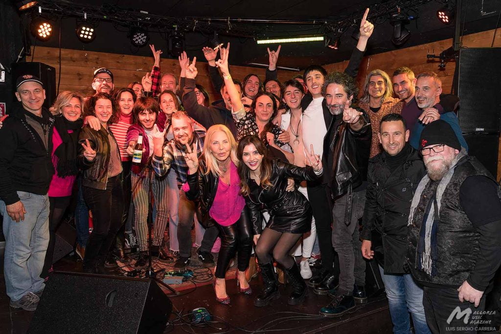 Público de Hermano Salvaje en Es Gremi - Mallorca Music Magazine