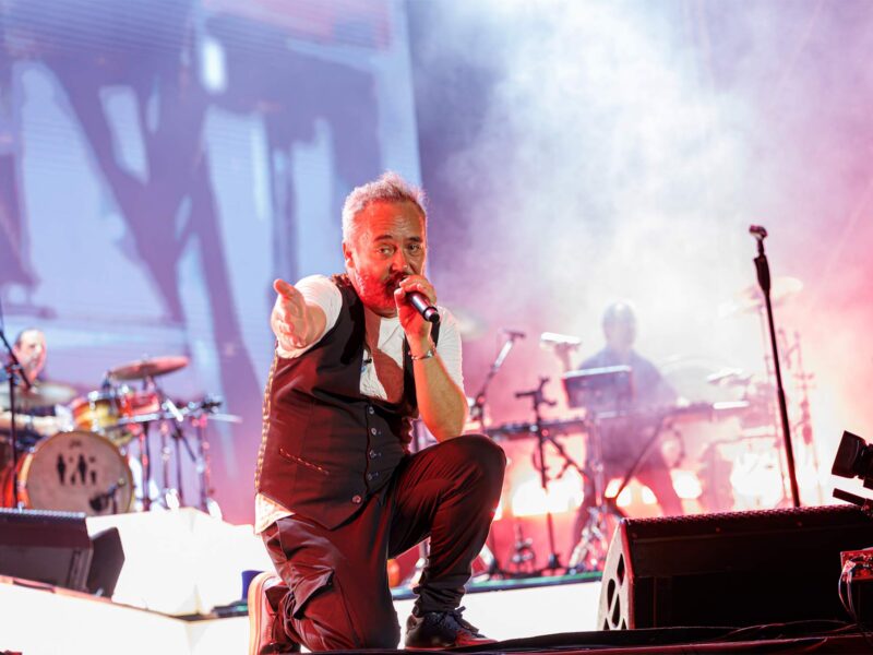 Love of Lesbian + Victoria Lerma en Felanitx · Mallorca Music Magazine