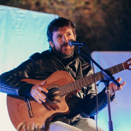 A Cau d'Orella con Alberto Alcalá y Lucía Servera · Mallorca Music Magazine