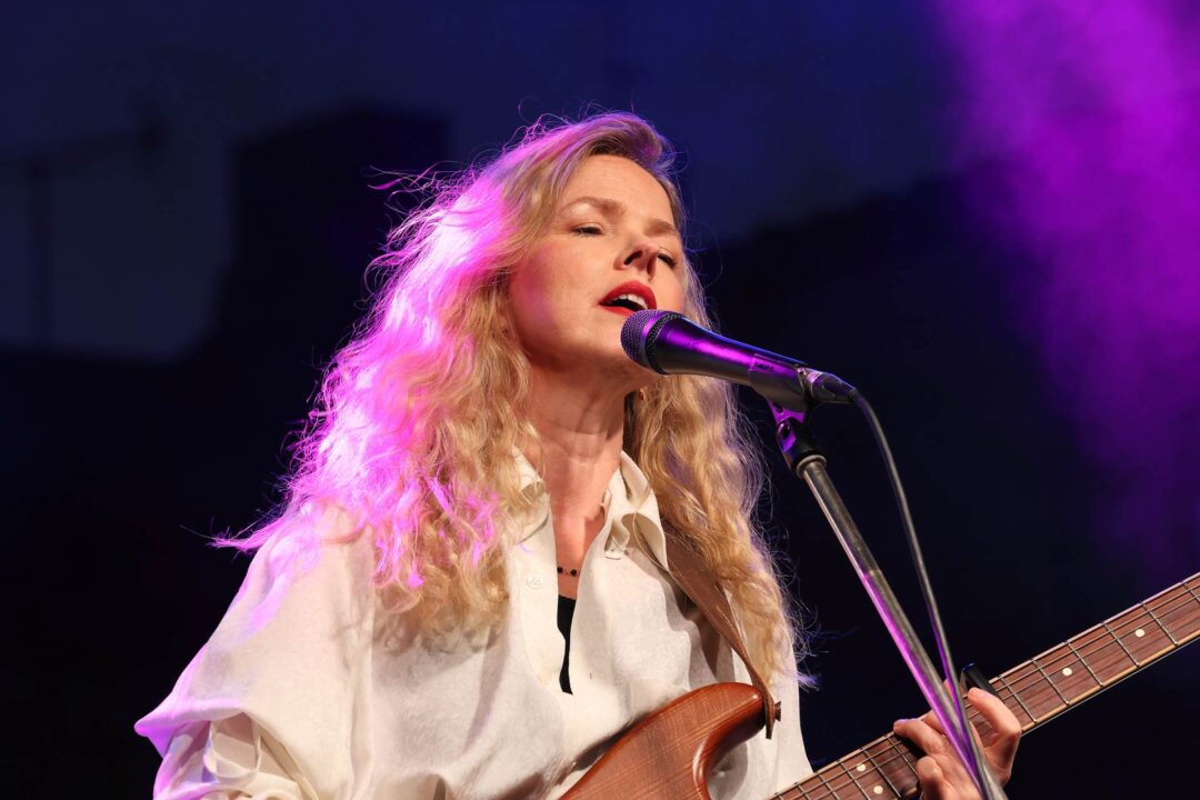 Christina Rosenvinge en Binissalem (portada) Christina Rosenvinge en Binissalem (La Lluna en Vers) - Mallorca Music Magazine