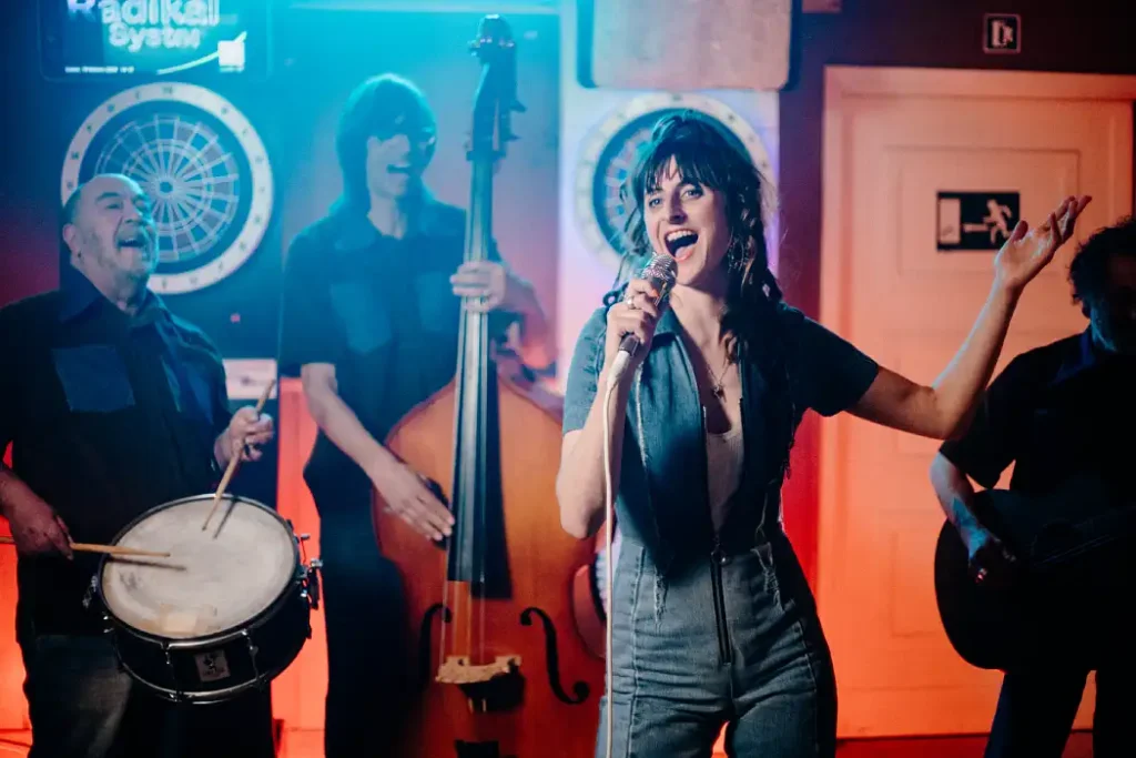 Clara Ingold & The Silver Pickles por Joe Curtin - Mallorca Music Magazine