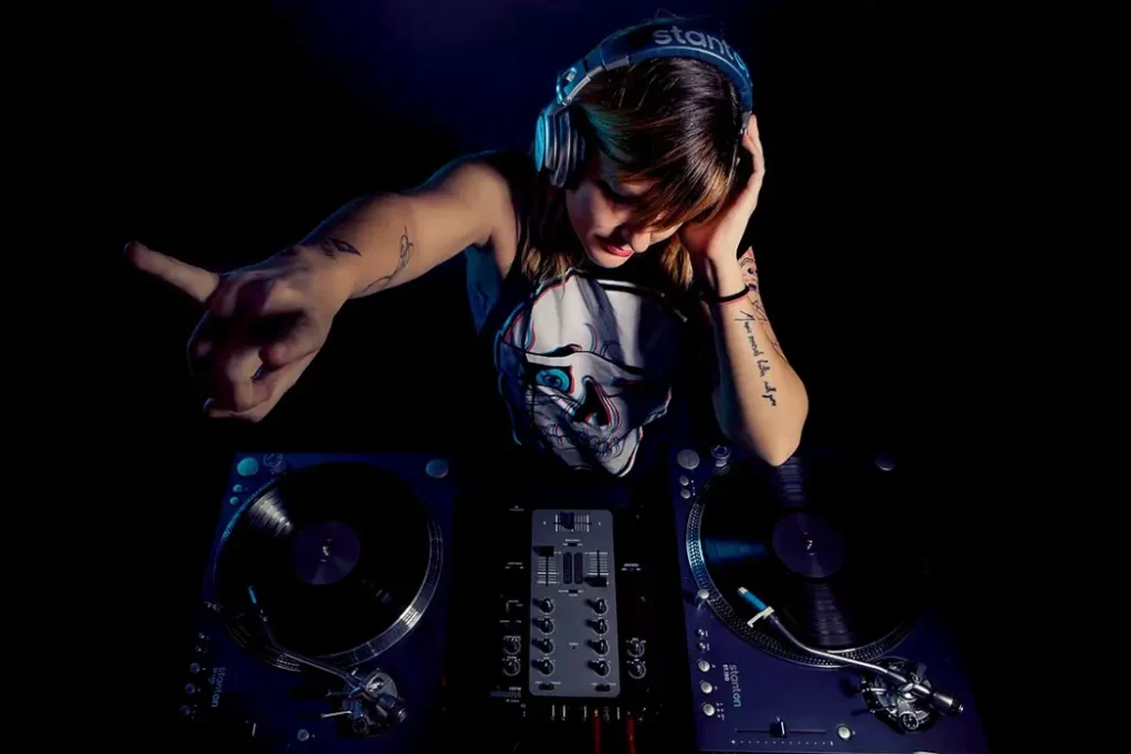 EME DJ (platos) EME DJ - Mallorca Music Magazine