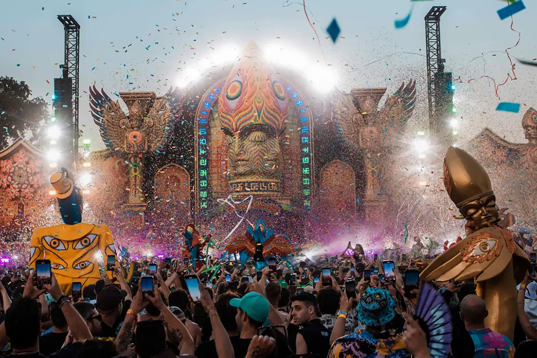 Edición de 2024 en Son Fusteret del evento Elrow · Mallorca Music Magazine