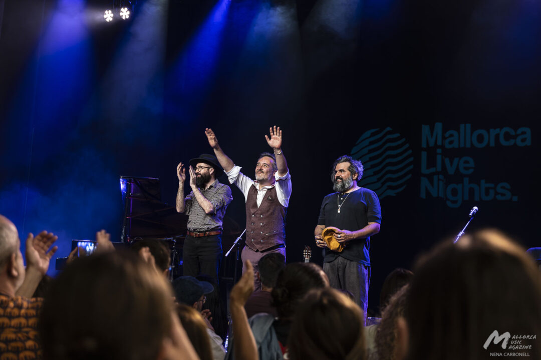 Love Of Lesbian en el Teatre Principal d'Inca Love Of Lesbian en el Teatre Principal d'Inca - Mallorca Music Magazine