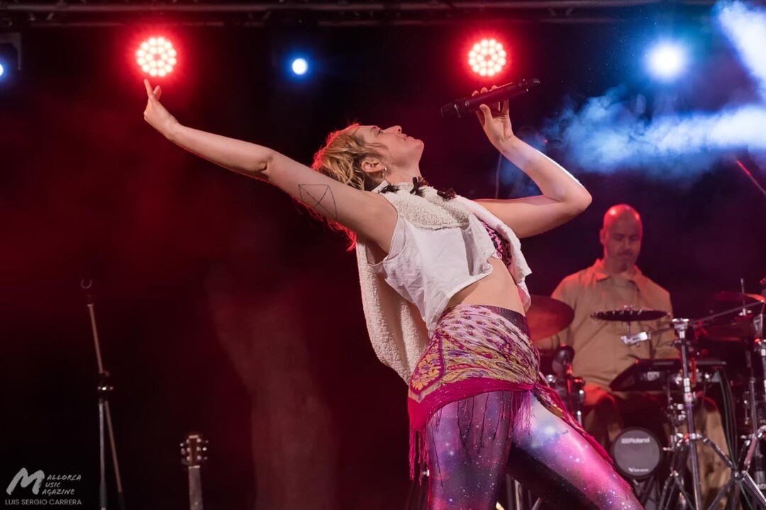 Alidé Sans en La Lluna en Vers - Mallorca Music Magazine
