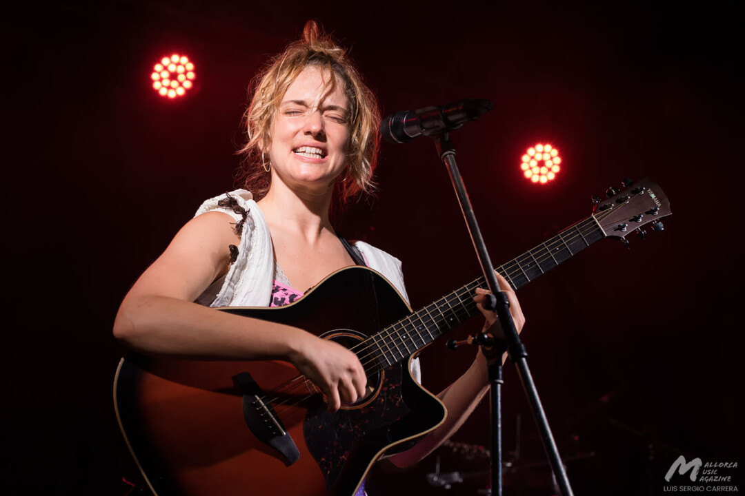 Alidé Sans en La Lluna en Vers - Mallorca Music Magazine