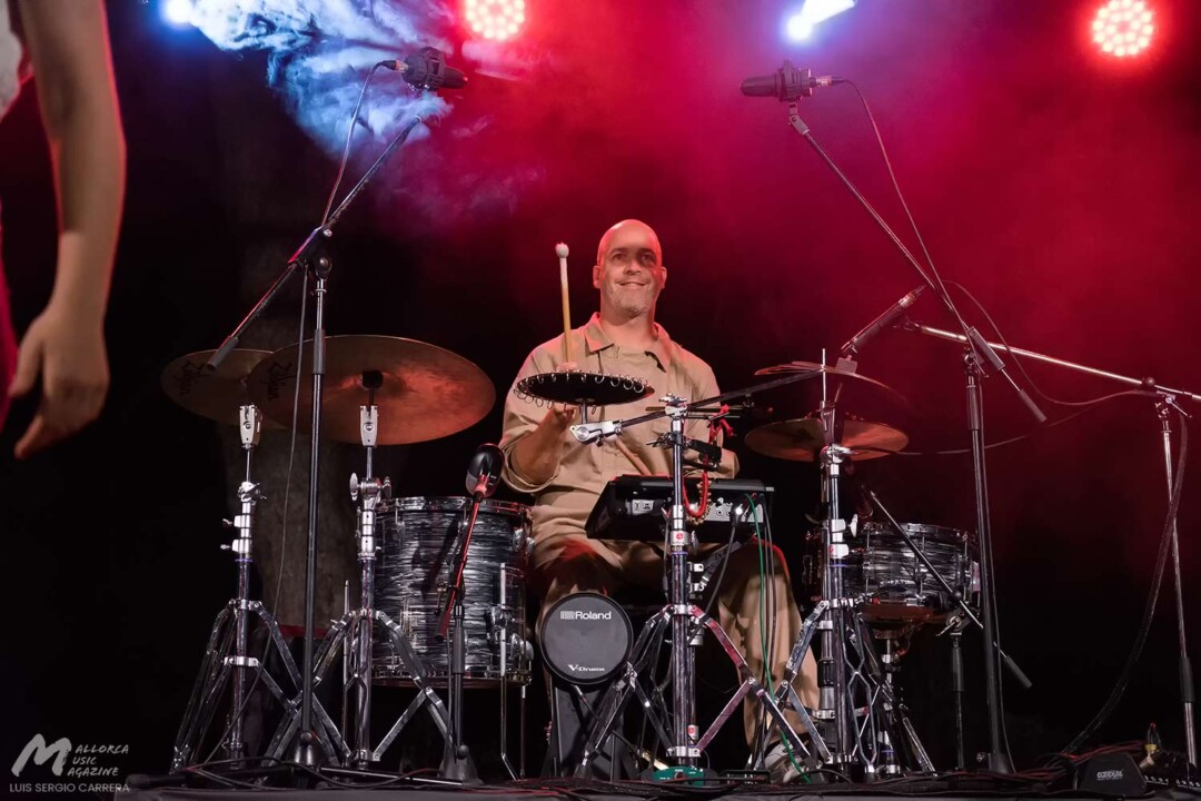Alidé Sans en La Lluna en Vers - Mallorca Music Magazine