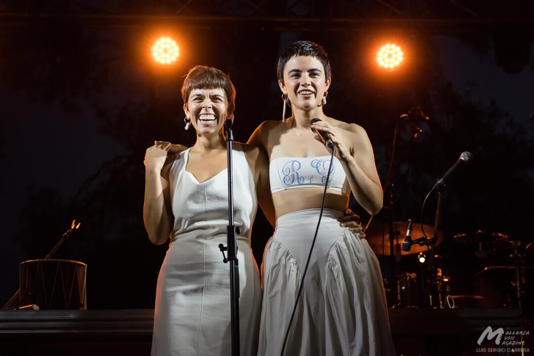 Anna Ferrer & Clara Fiol en La Lluna en Vers - Mallorca Music Magazine