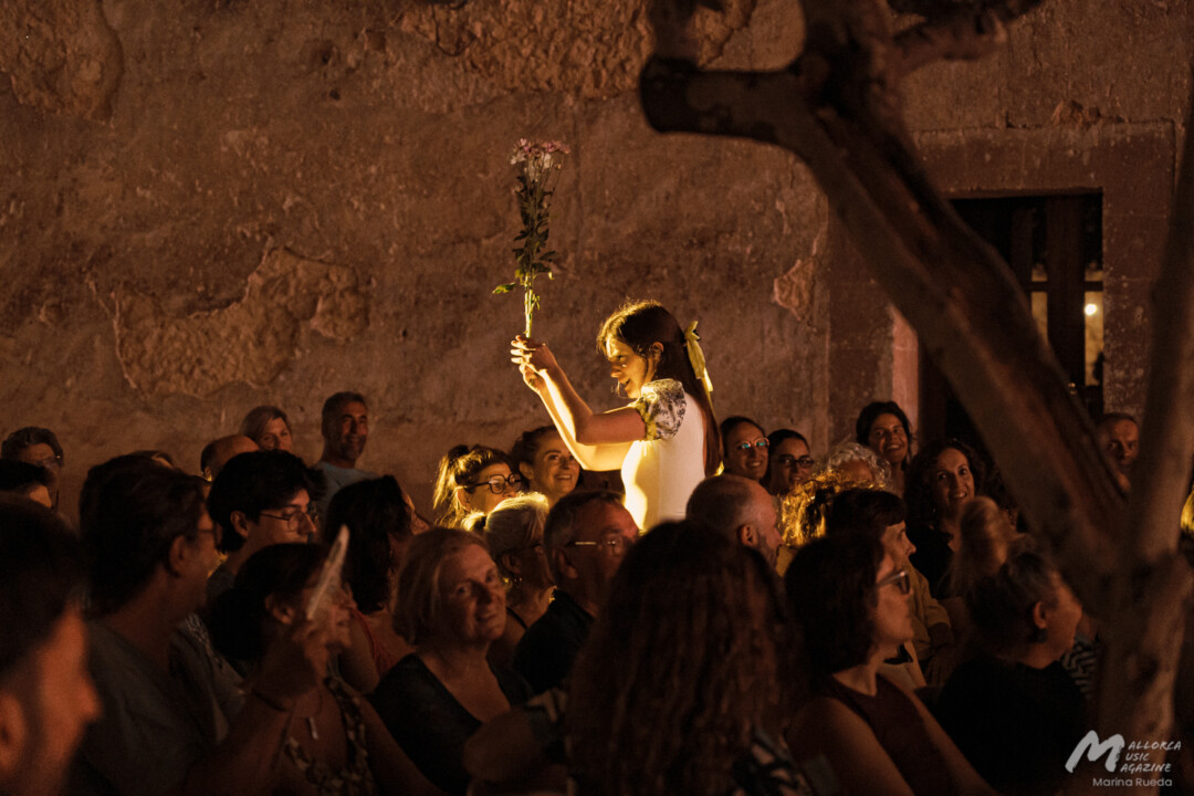 Magalí Sare en La lluna en vers · Mallorca Music Magazine
