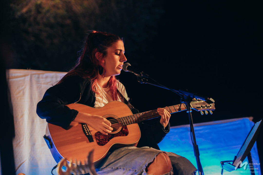 A Cau d'Orella con Alberto Alcalá y Lucía Servera · Mallorca Music Magazine