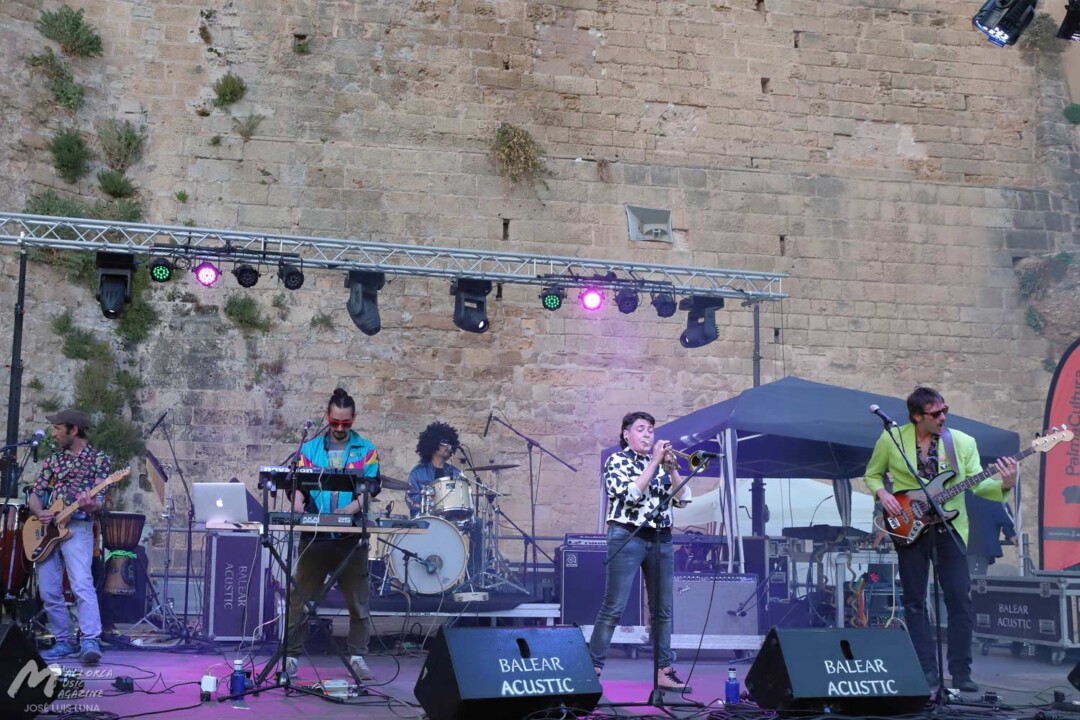 Dr. Zhaska y la Banda Misterio 30 Aniversario Runaway - Dr. Zhaska - Mallorca Music Magazine