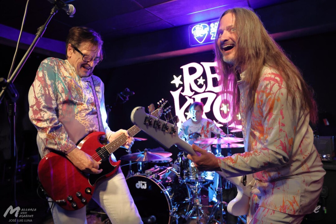 The Most Beautiful Days Redd Kross + Peligro! en Es Gremi · Mallorca Music Magazine