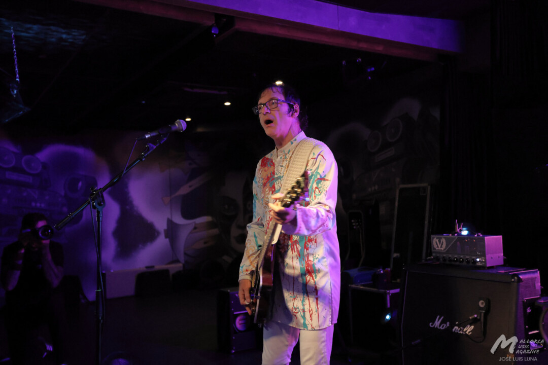 The Most Beautiful Days Redd Kross + Peligro! en Es Gremi · Mallorca Music Magazine