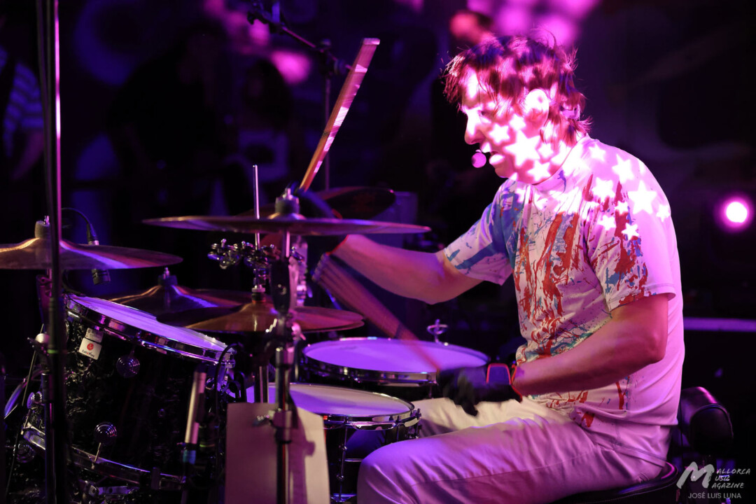 The Most Beautiful Days Redd Kross + Peligro! en Es Gremi · Mallorca Music Magazine