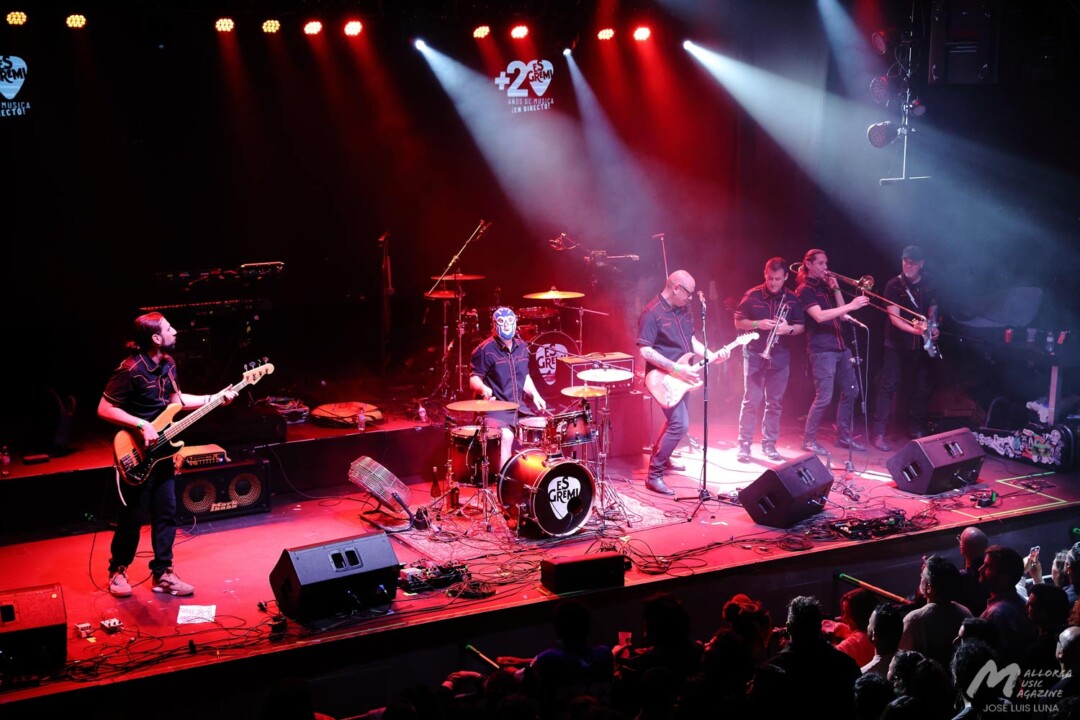 Hattori Hanzo Surf Experience en Es Gremi · Mallorca Music Magazine