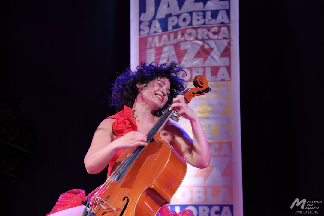 Ana Carla Maza en el Mallorca Jazz Sa Pobla - Mallorca Music Magazine