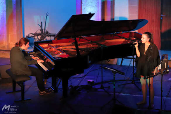 Marco Mezquida y Andrea Motis Andrea Motis y Marco Mezquida en Llucmajor (Sons de Nit) - Mallorca Music Magazine