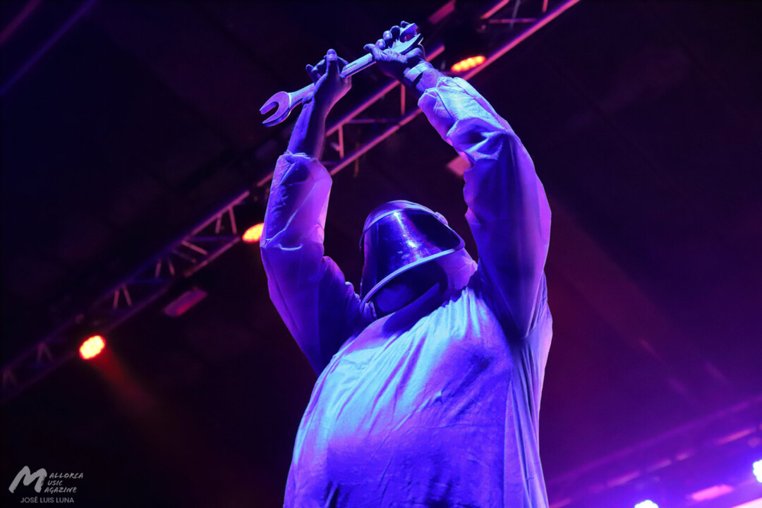 Aviador Dro en Es Gremi - Álex Sacristán - Mallorca Music Magazine