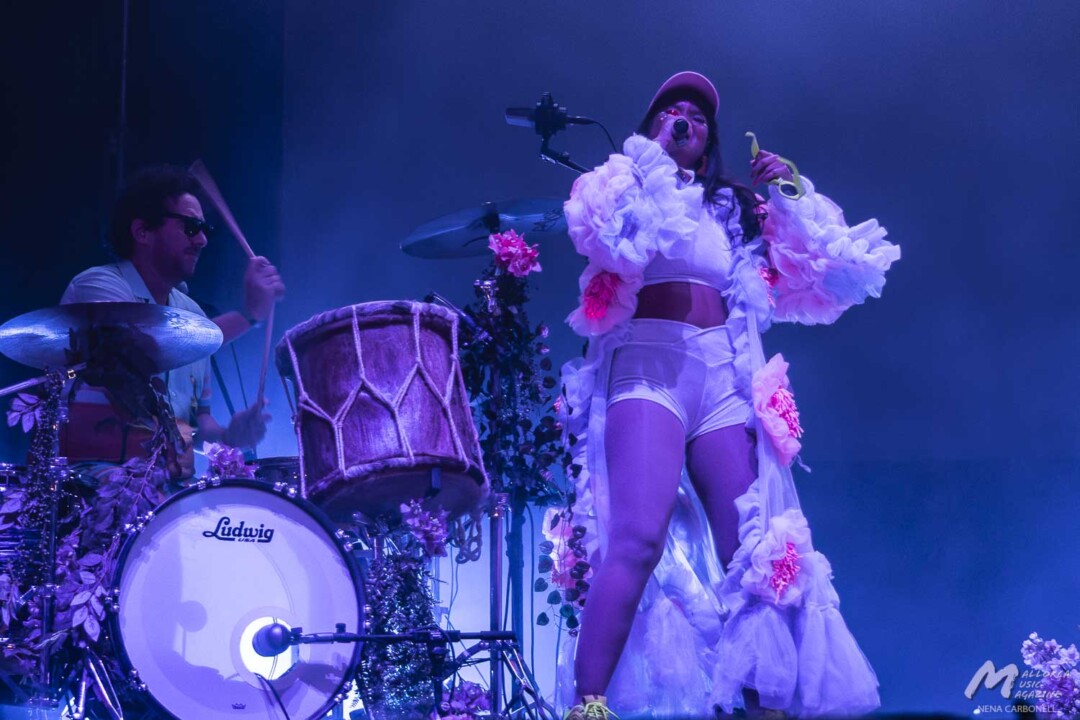 Bomba Estéreo en Calvià (Es Jardí) - Li Saumet - Mallorca Music Magazine