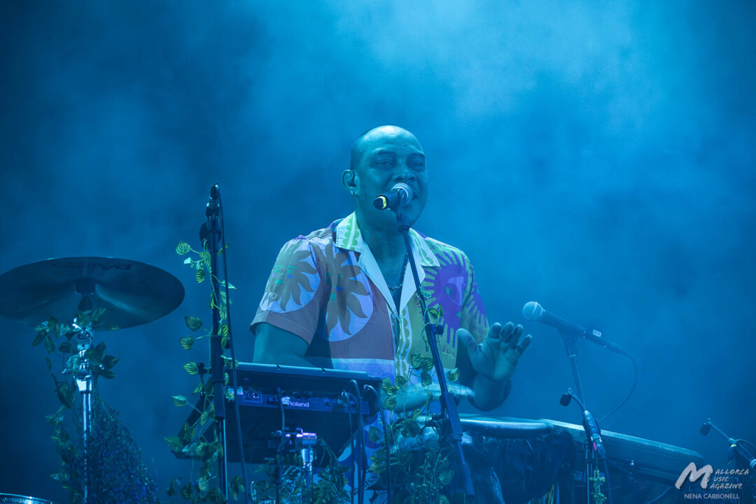 Bomba Estéreo en Calvià (Es Jardí) - Pacho Carnaval - Mallorca Music Magazine