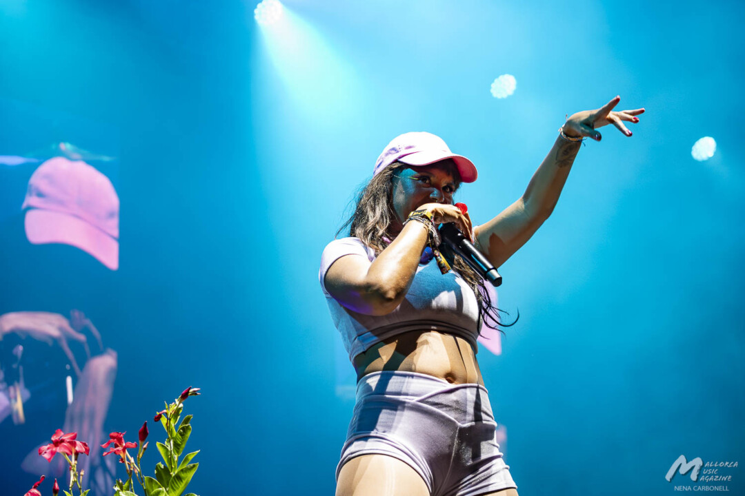 Bomba Estéreo en Calvià (Es Jardí) - Li Saumet - Mallorca Music Magazine