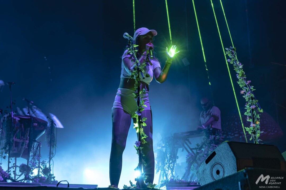 Bomba Estéreo en Calvià (Es Jardí) - Li Saumet - Mallorca Music Magazine