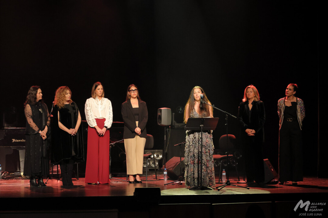 Carmen Linares en el Teatre Principal de Palma (Festival Paco de Lucía) - Mallorca Music Magazine