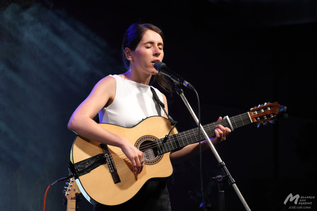 Christina Rosenvinge en Binissalem (La Lluna en Vers) - Mallorca Music Magazine