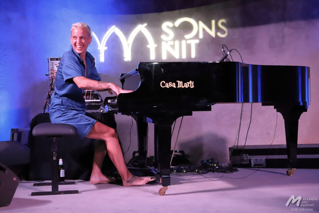 Clara Peya a Sa Farinera de Llubí (Sons de Nit 2023) - Mallorca Music Magazine