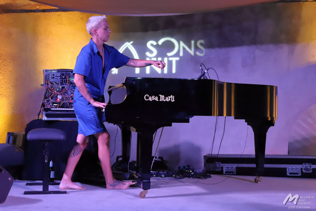Clara Peya a Sa Farinera de Llubí (Sons de Nit 2023) - Mallorca Music Magazine