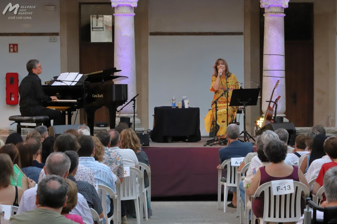 Concert de Maria del Mar Bonet a Muro - Sons de Nit 2023 - Mallorca Music Magazine