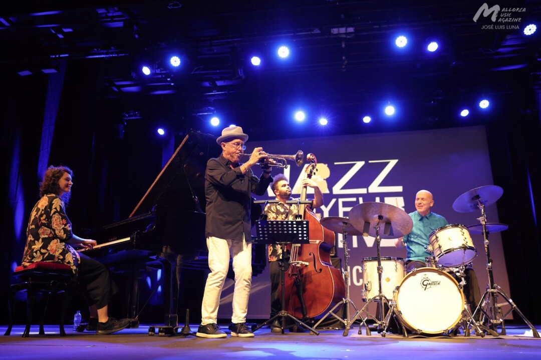 Dave Douglas & Joey Baron Quartet en Trui Teatre (Jazz Voyeur Festival 2024) - Marta Warelis, Dave Douglas, Nick Dunston y Joey Baron - Mallorca Music Magazine