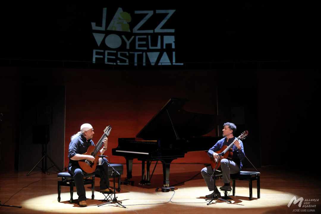 Egberto Gismonti en el Conservatorio (Jazz Voyeur Festival) - Egberto Gismonti y Daniel Murray - Mallorca Music Magazine