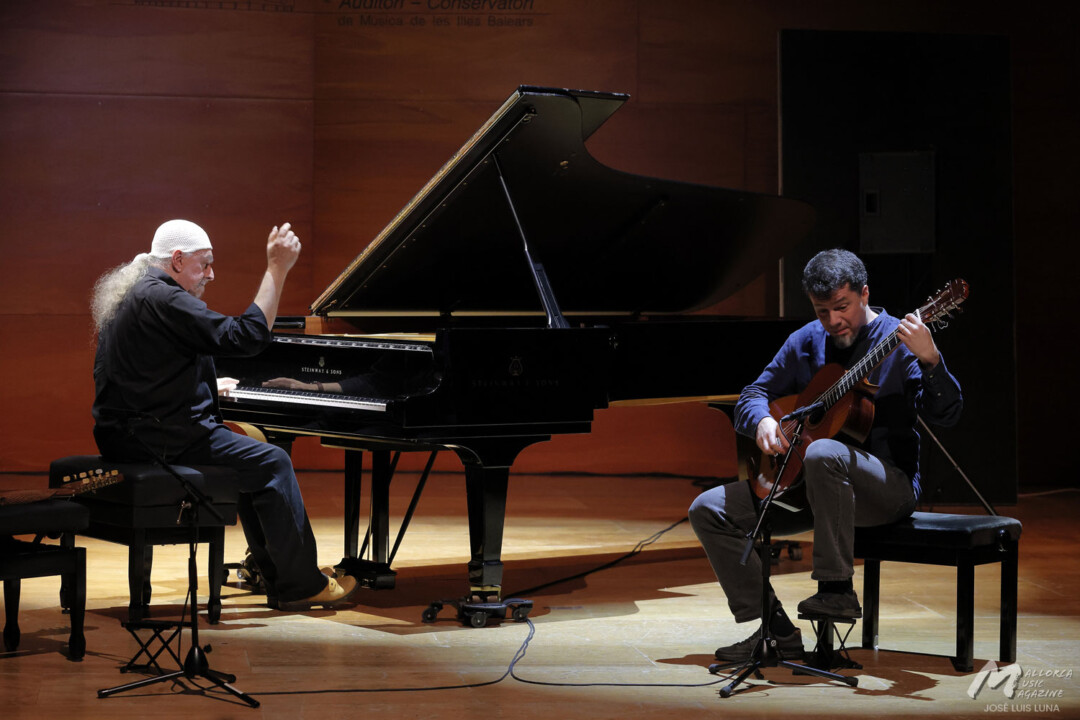 Egberto Gismonti en el Conservatorio (Jazz Voyeur Festival) - Egberto Gismonti y Daniel Murray - Mallorca Music Magazine