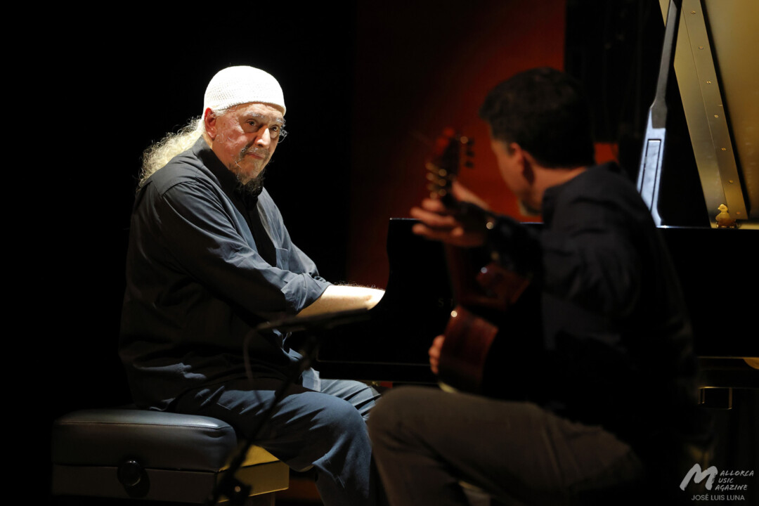 Egberto Gismonti en el Conservatorio (Jazz Voyeur Festival) - Egberto Gismonti y Daniel Murray - Mallorca Music Magazine