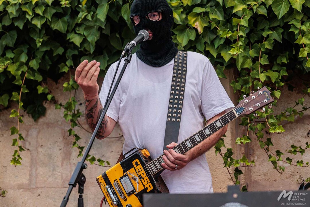 Han entrat a robar a n'es casal Vol. V · Mallorca Music Magazine
