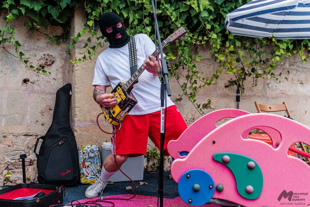Han entrat a robar a n'es casal Vol. V · Mallorca Music Magazine
