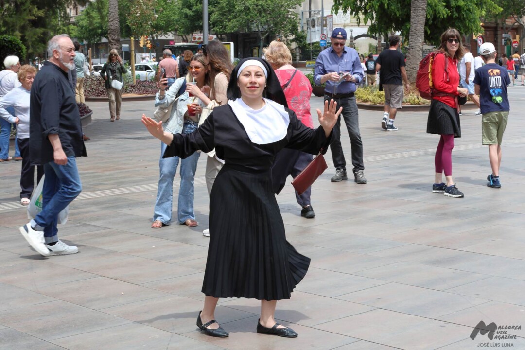 Homenaje a Víctor Uris en Palma - Monja bailarina - Mallorca Music Magazine
