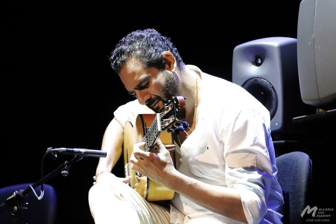 Israel Fernández en el Teatre Principal de Palma (Mallorca Live Nights) - Mallorca Music Magazine