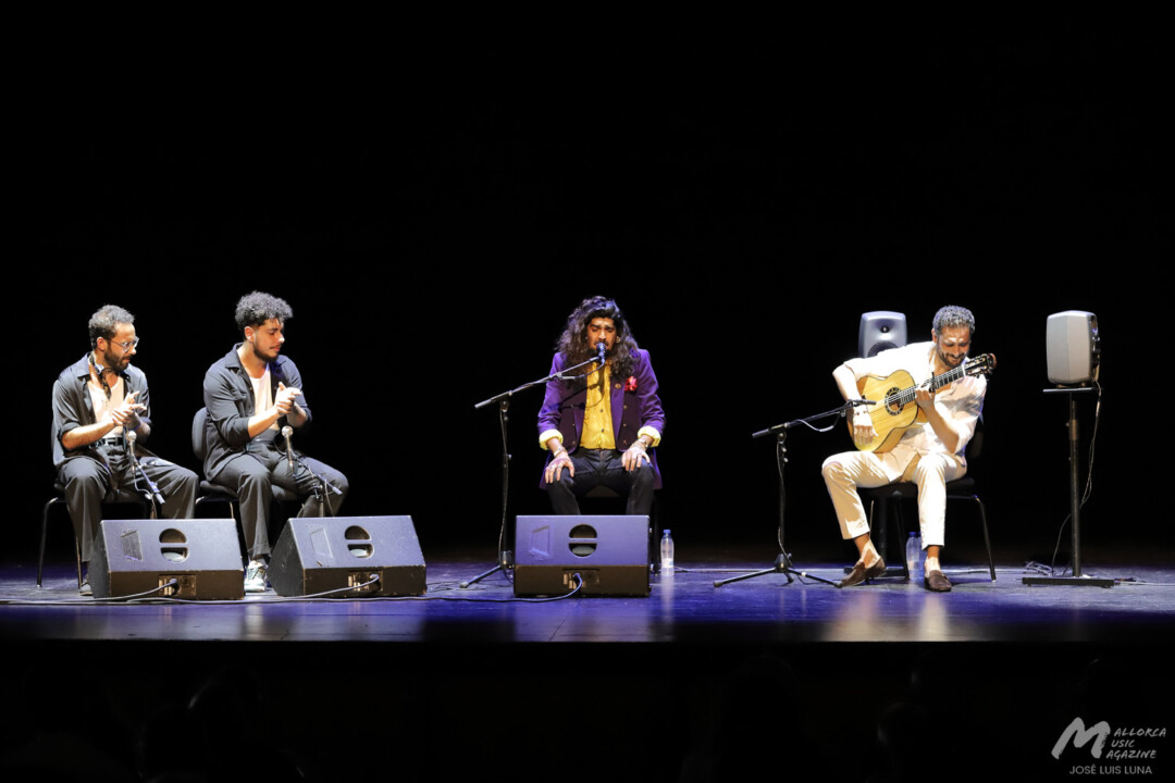 Israel Fernández en el Teatre Principal de Palma (Mallorca Live Nights) - Mallorca Music Magazine