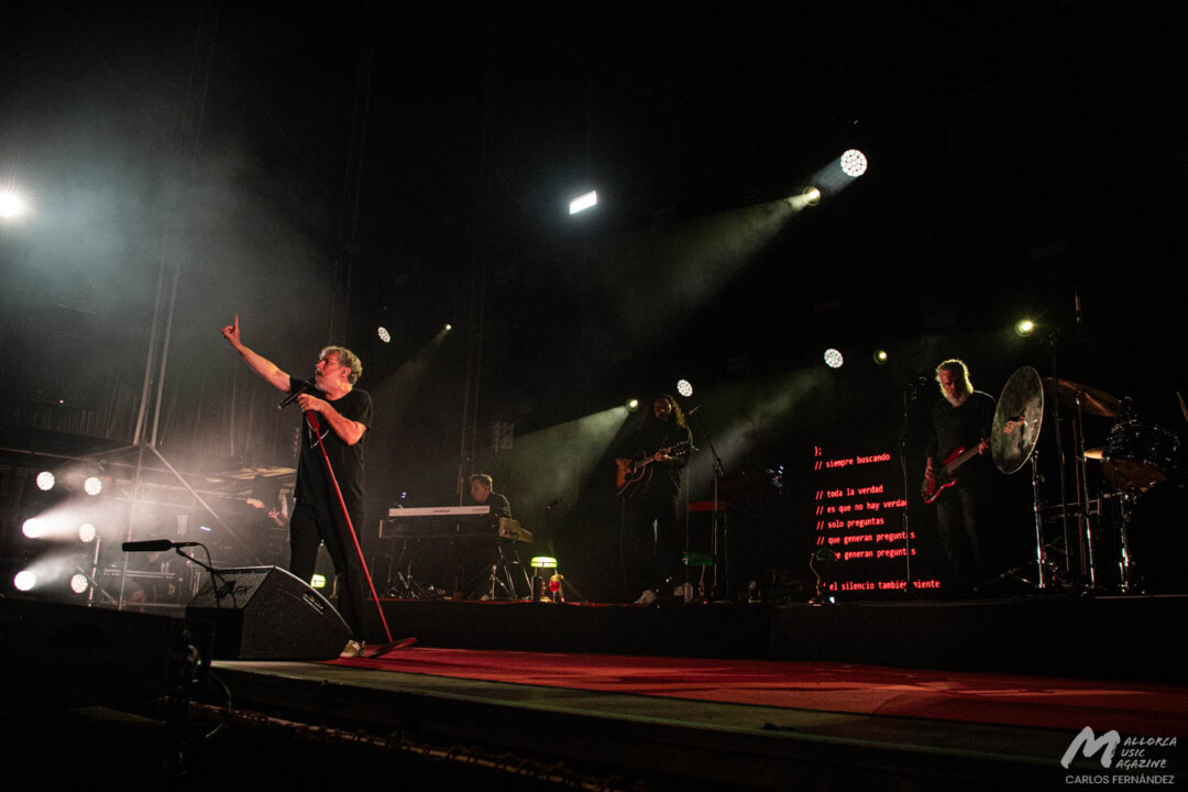Iván Ferreiro + Talleres Molina en Es Jardí · Mallorca Music Magazine
