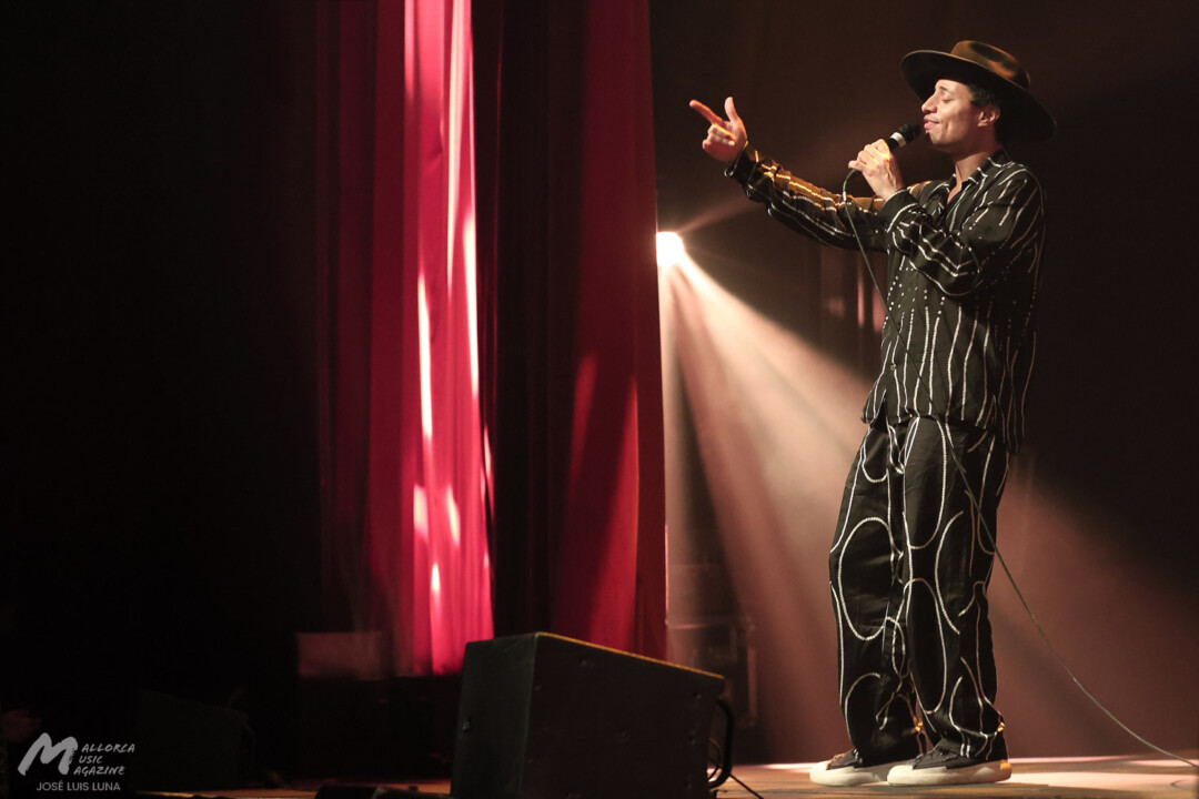 José James en Trui Teatre (Jazz Voyeur Festival 2024) - Mallorca Music Magazine