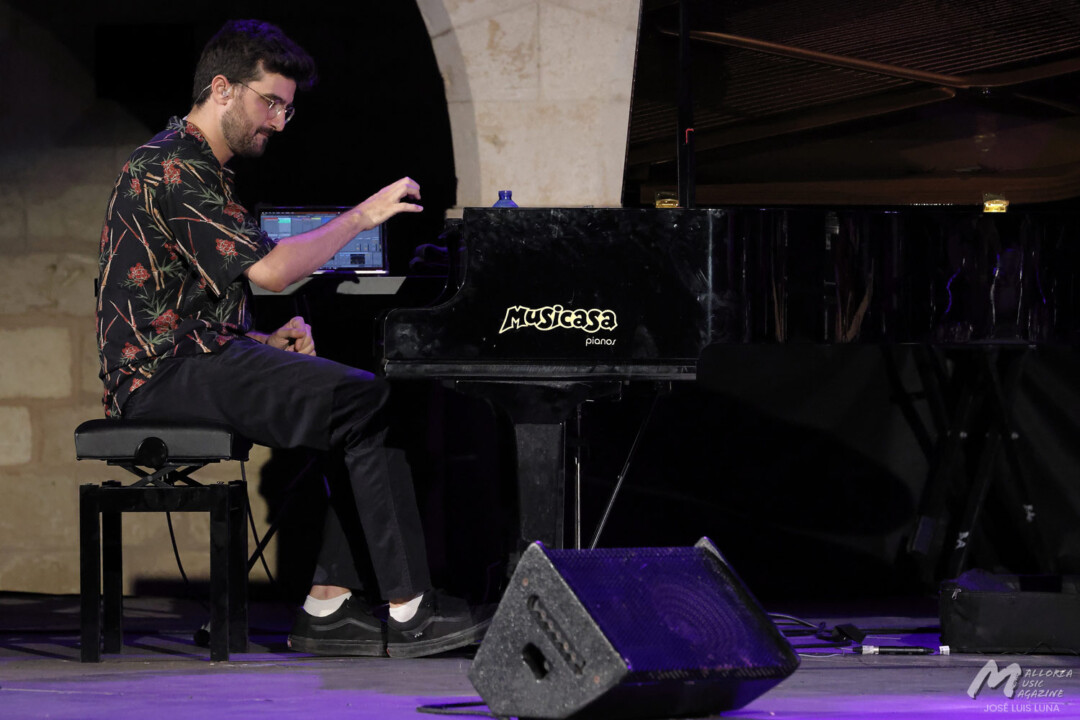 Los Aurora en Bellver (SonsDeNit) - Max Villavecchia - Mallorca Music Magazine