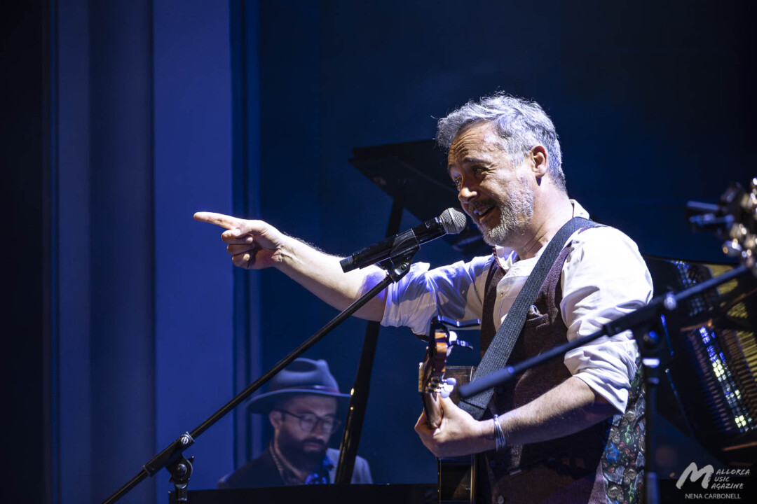 Love Of Lesbian en el Teatre Principal d'Inca - Santi Balmes - Mallorca Music Magazine