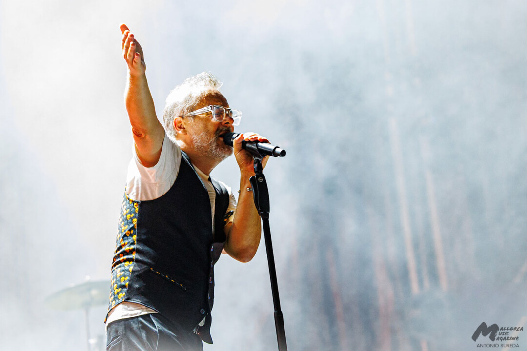 Love of Lesbian + Victoria Lerma en Felanitx · Mallorca Music Magazine
