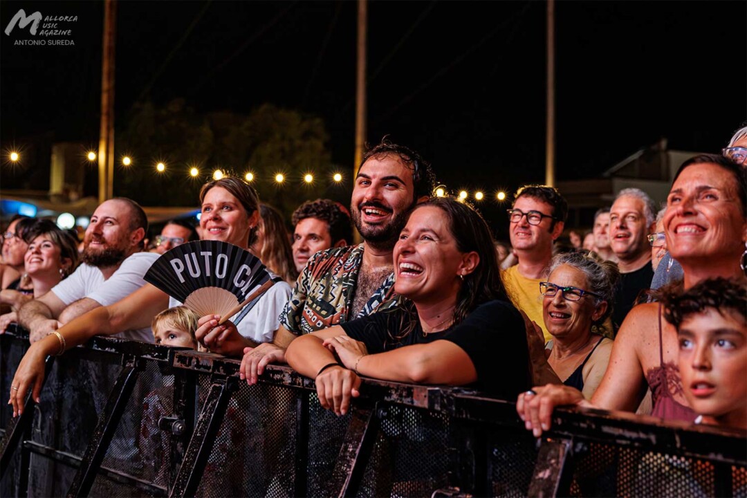 Love of Lesbian + Victoria Lerma en Felanitx · Mallorca Music Magazine