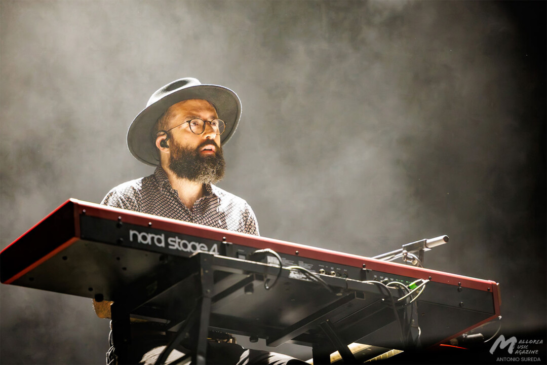 Love of Lesbian + Victoria Lerma en Felanitx · Mallorca Music Magazine