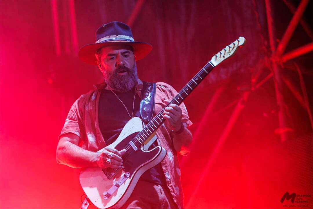 Love of Lesbian + Victoria Lerma en Felanitx · Mallorca Music Magazine