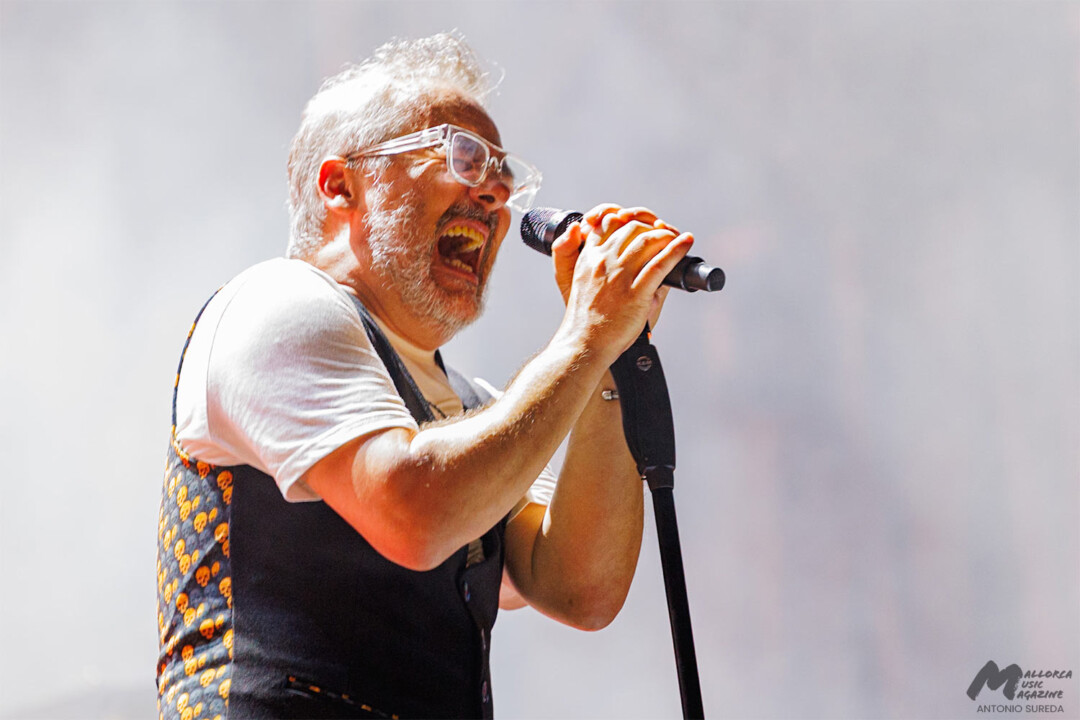 Love of Lesbian + Victoria Lerma en Felanitx · Mallorca Music Magazine