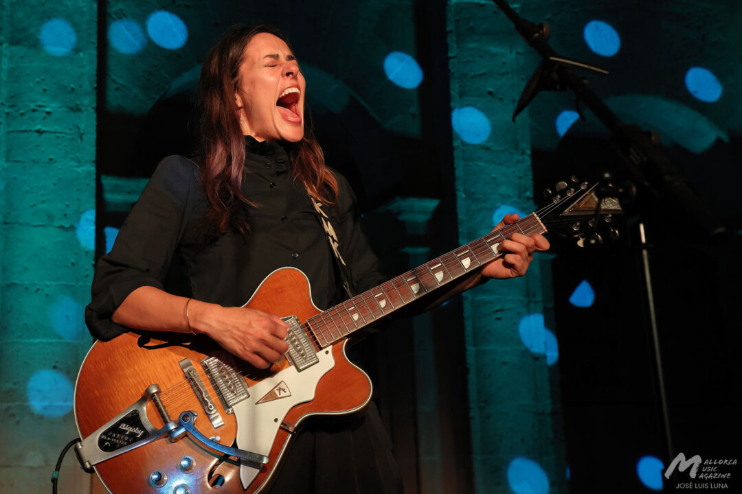 Maika Makovski en Llucmajor (SonsDeNit) - Mallorca Music Magazine